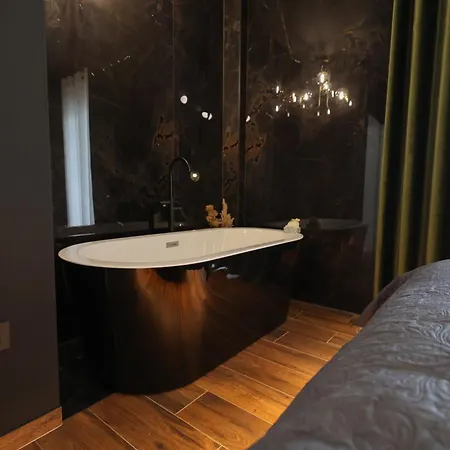 Shai's Luxury